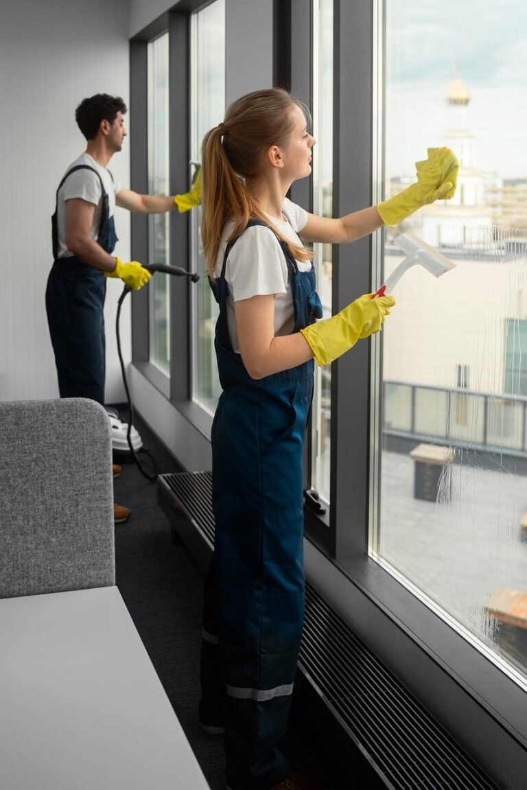 Lavage des vitres et châssis après travaux à Bruxelles